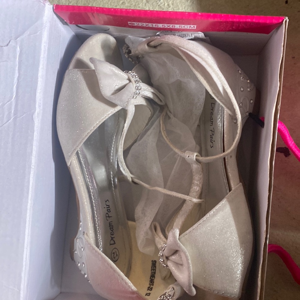 Girls dress shoes size 12